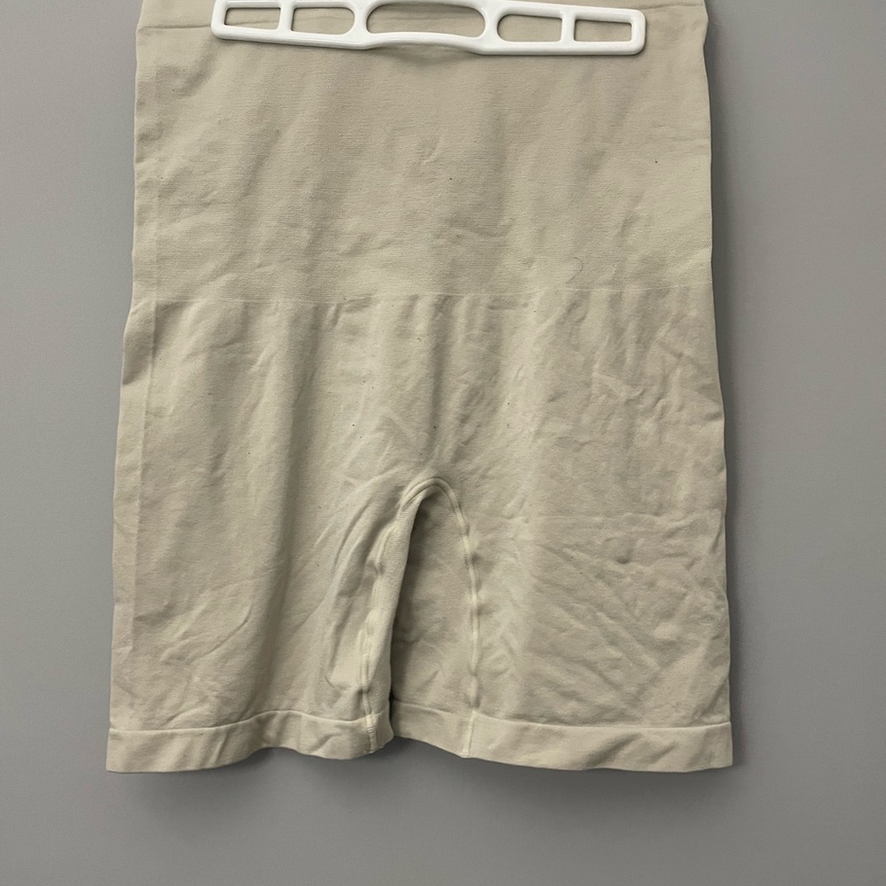 Shaper Shorts - Picture 2 of 3